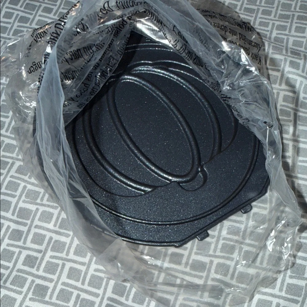 NWOT Mint Green Mini Waffle Maker - Picture 8 of 8